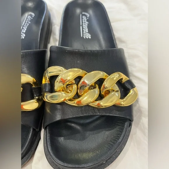 L’intervalle Slides 🖤💛 - Picture 2 of 7